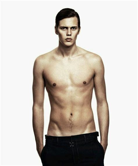 bill skarsgård cock|Bill Skarsgard average sized dick